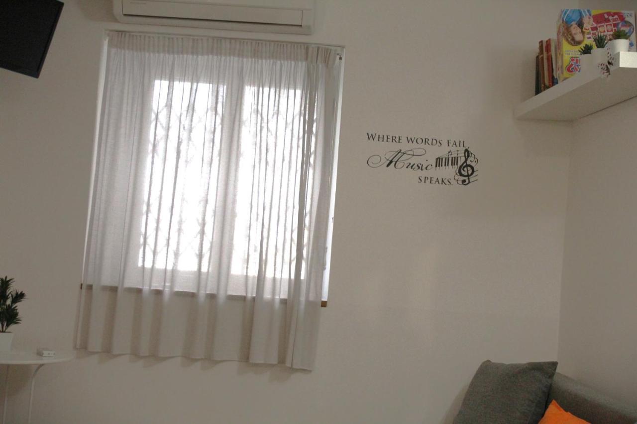 Casa Vacanze Angelica Salerno Esterno foto